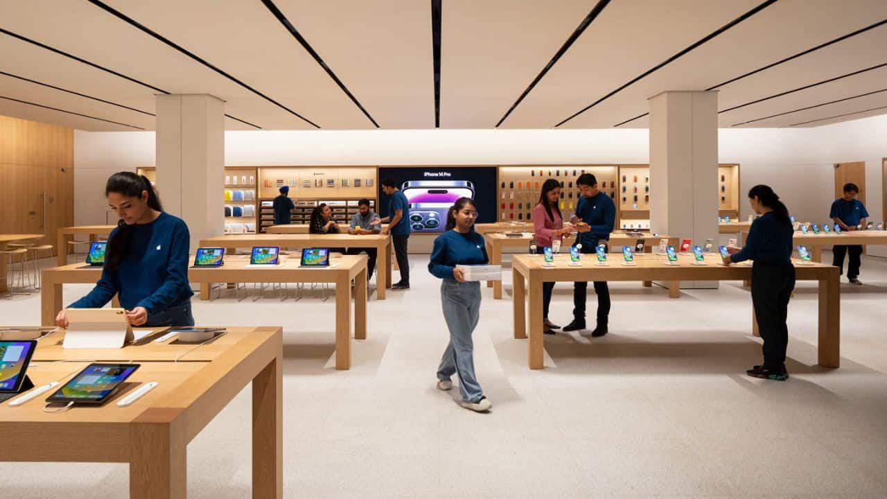 Apple Store Near Me  DLF Promenade - DLF promenade - Medium