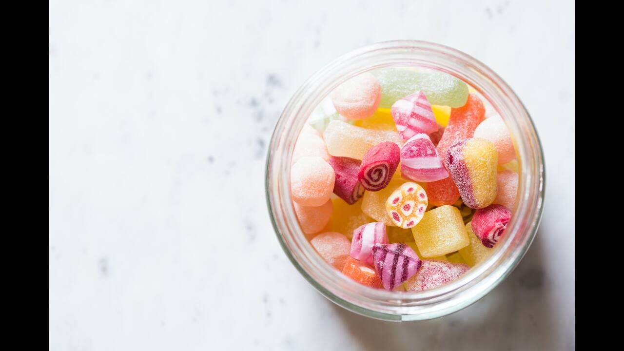 Know what you eat: Dark side of bright food colours