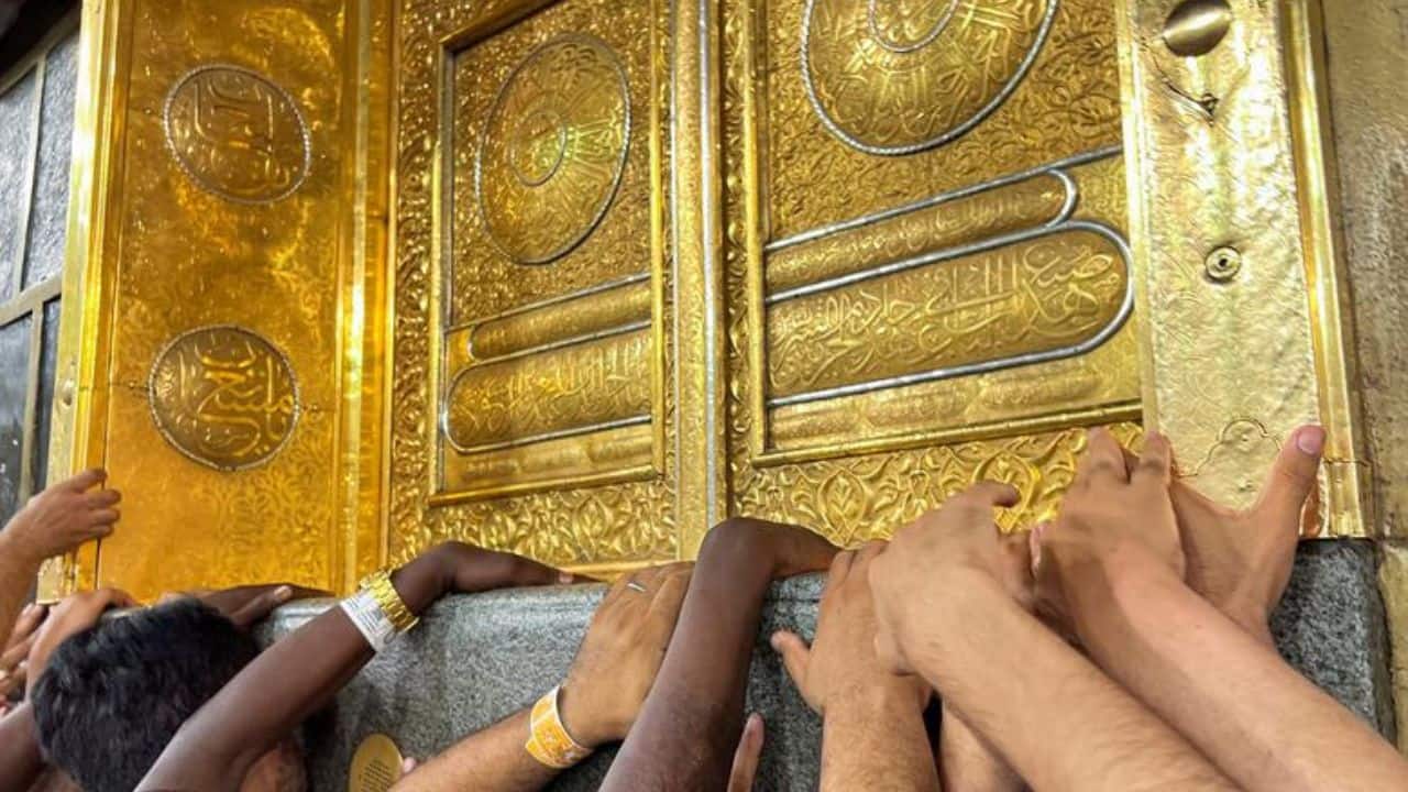 The pilgrims started their journey by attaining a state of spiritual purity known as &quot;ihram.&quot; The pilgrims travelled between two hills within Mecca's Grand Mosque, the world's biggest mosque, and conducted the Tawaf, circling the black, cube-shaped Kaaba seven times. Men wore basic white terrycloth attire, while women wore little makeup and covered their hair. (Image: Reuters)