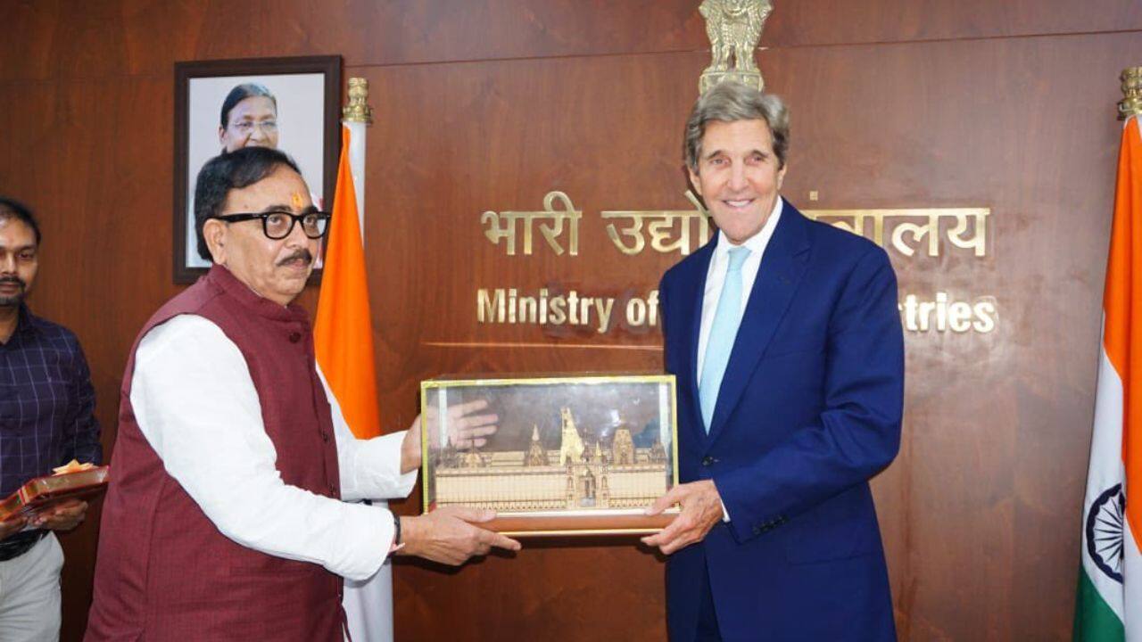 I’m proud to be in India this week to advance our shared goals on climate and clean energy. Just met with @DrMNPandeyMP to discuss our common interest in diversifying supply chains and empowering India as a manufacturing hub for electric trucks, buses, and heavy-duty vehicles.