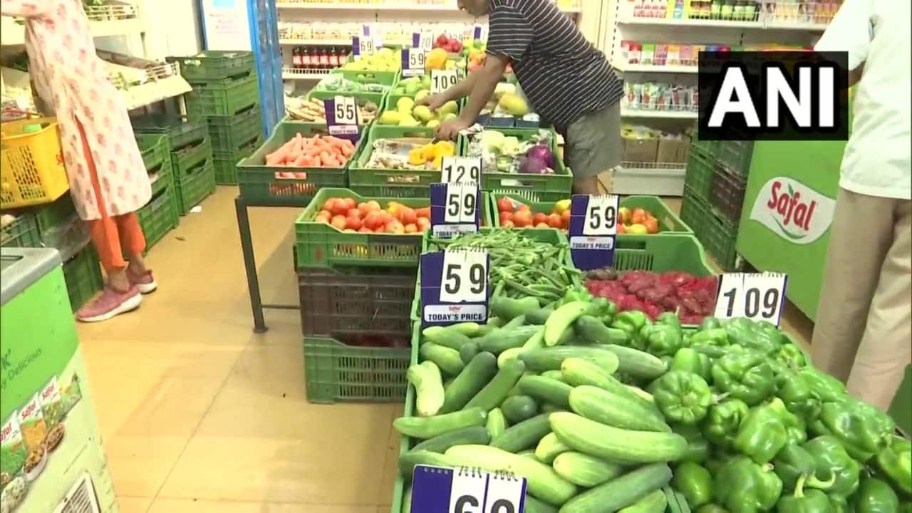 Retail tomato prices climb to Rs 155/kg; TN govt launches fairprice