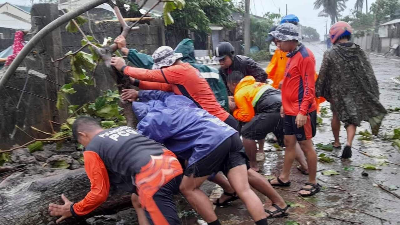 Taiwan shuts down schools, offices as Typhoon Doksuri scrapes the ...