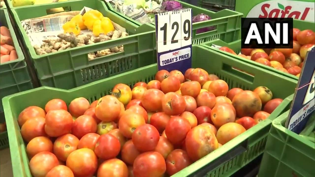 Retail tomato prices climb to Rs 155/kg; TN govt launches fairprice