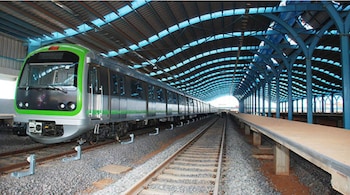 Urban planning experts say mega projects don't address Bengaluru’s traffic congestion issues, speedy approvals of Metro line expansion, integration and swift implementation of suburban rail projects, and increased funding for buses do. (Photo: Wikimedia Commons)