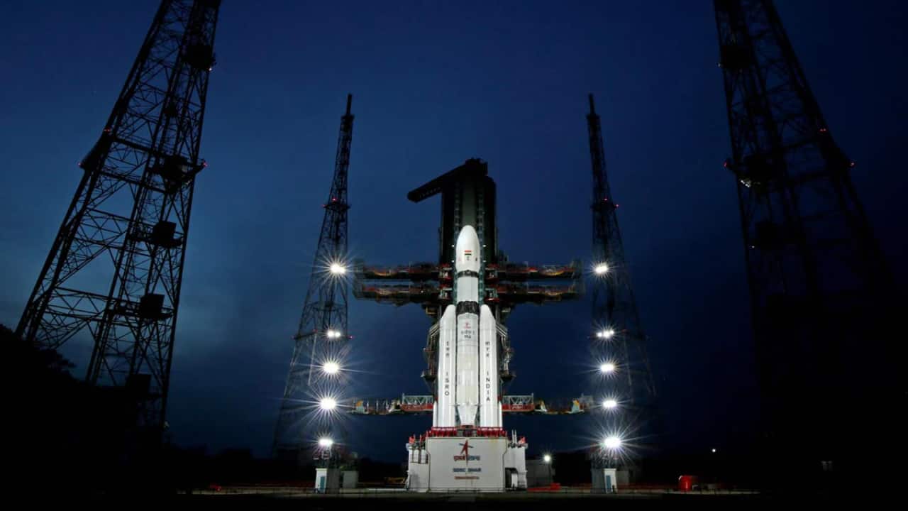 I Spy You!': Chandrayaan-2 Orbiter Photoshoots Chandrayaan-3 Lander; ISRO  Releases Images