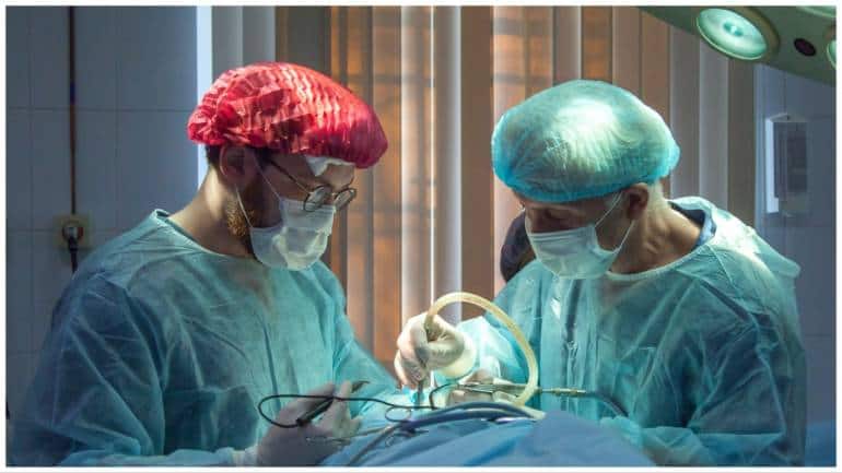 Bengaluru doctors remove 7.2 cm kidney stone from 68-year-old woman's body - Vimarsana News