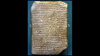 A clay tablet EA 35 found in Egypt in 1887, written in Akkadian cuneiform around 1375 BC. (Image: @CyberPunkCortes/Twitter)