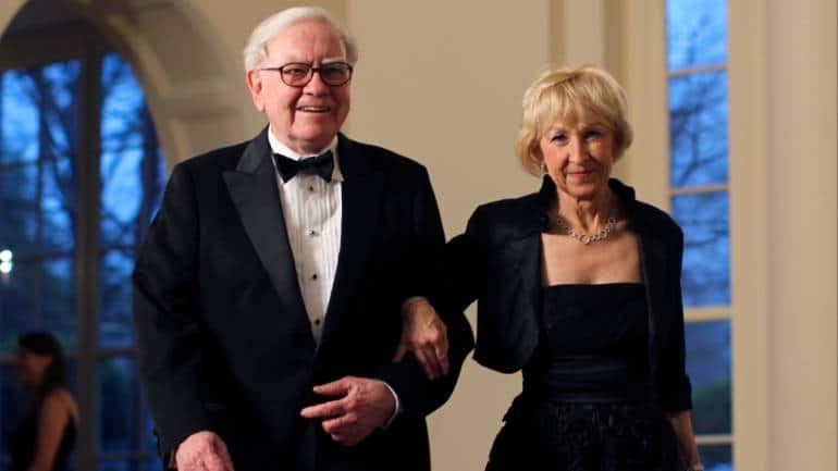Billionaire Warren Buffett's wife overheard complaining about Rs 300 coffee at event - Vimarsana News