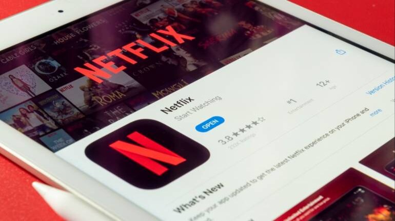 Netflix Stock Rises as Earnings Report Lifts Investor, Analyst