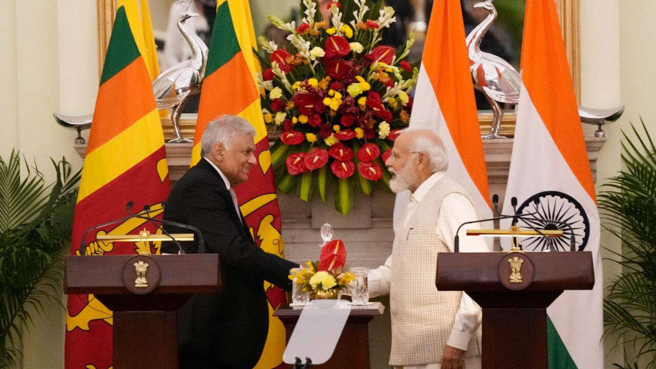 Wickremesinghe offered a proposal for peace and power-sharing to Modi, who also asked his parliament to come to an agreement and end the prolonged dispute. Two Sri Lankan Tamil ministers were also a part of his delegation. (Image: AP)