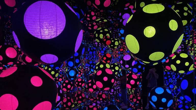 Yayoi Kusama's Infinity Mirror Room at the NMACC: An escape into the unknown - Vimarsana News