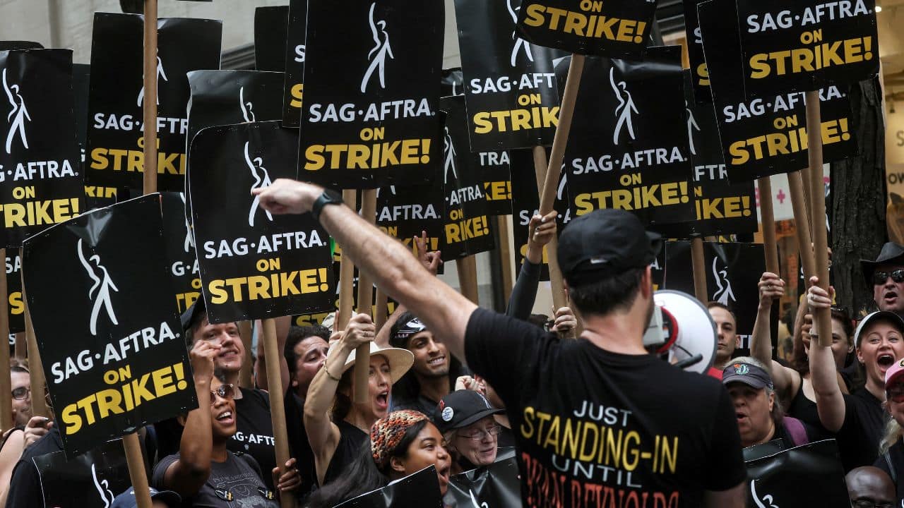 SAG-AFTRA and WGA Strike Shirts, Beyond the Picket Line - The New York Times