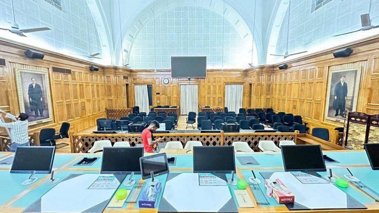 4.A comprehensive sound reinforcement system with flush mount Front of House (FOH) speakers, suitable amplifiers and under table speakers are installed in courtrooms to ensure optimal audio quality in the courts (Image: Supreme Court of India) 4.A comprehensive sound reinforcement system with flush mount Front of House (FOH) speakers, suitable amplifiers and under table speakers are installed in courtrooms to ensure optimal audio quality in the courts (Image: Supreme Court of India)