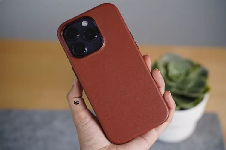 Stare Labs MagSafe Vegan leather case for the iPhone 14 Pro Max, Rs 1,799.