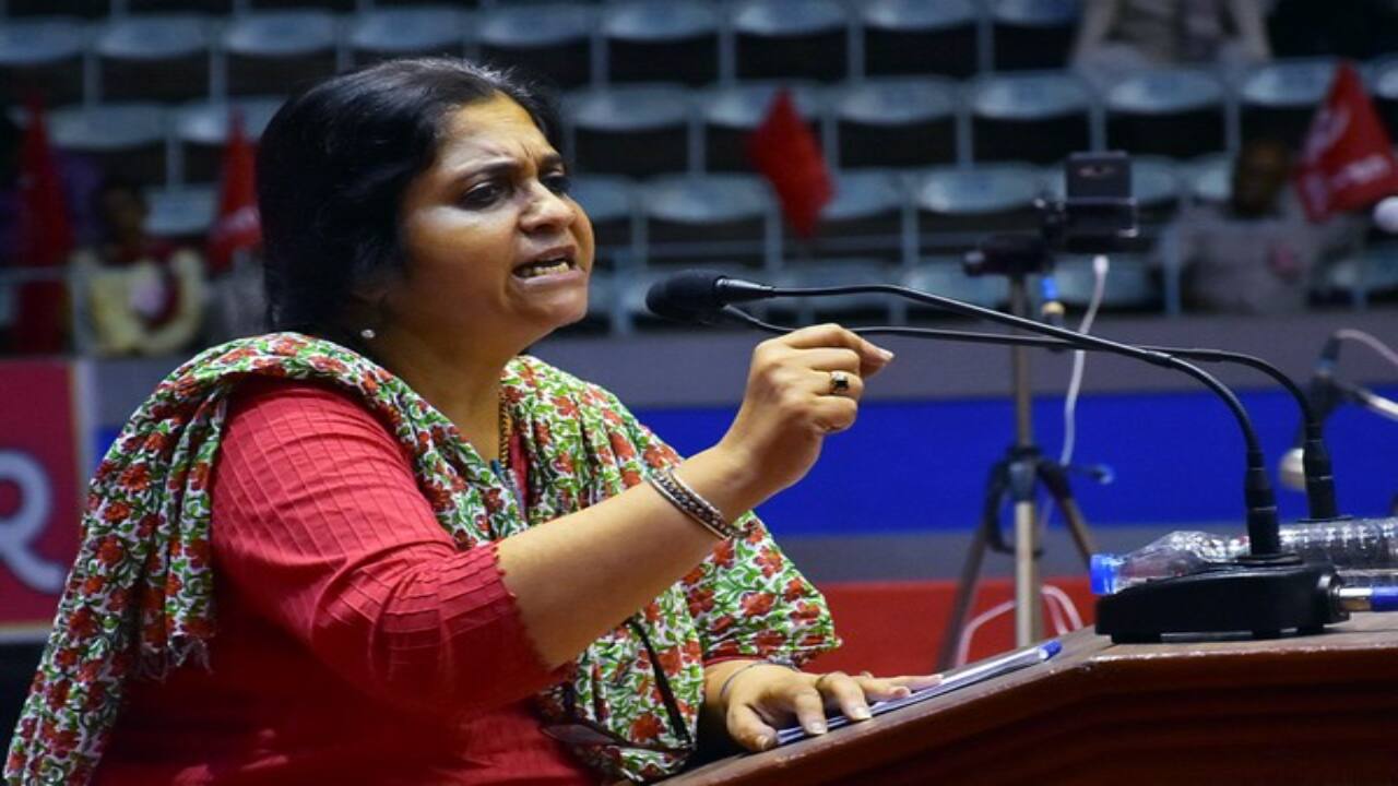 Teesta Setalvad gets relief from SC, hours after Gujarat HC asked her to surrender