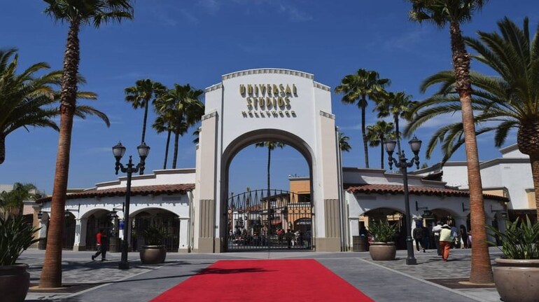 15 people suffer minor injuries in tram accident at Universal Studios ...