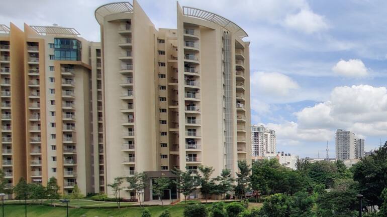 DLF posts Rs 527 crore profit in Q1 FY24, exceeds market expectations - Vimarsana News