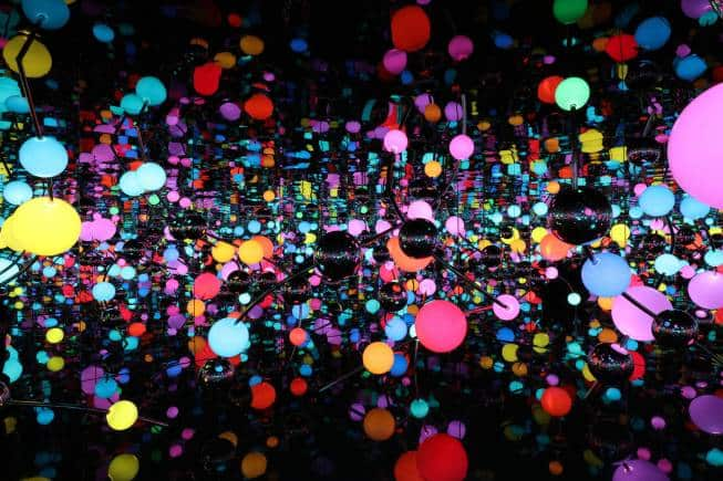 Yayoi Kusama: Infinity Mirror Rooms review — a beautiful but disquieting  cosmic trip