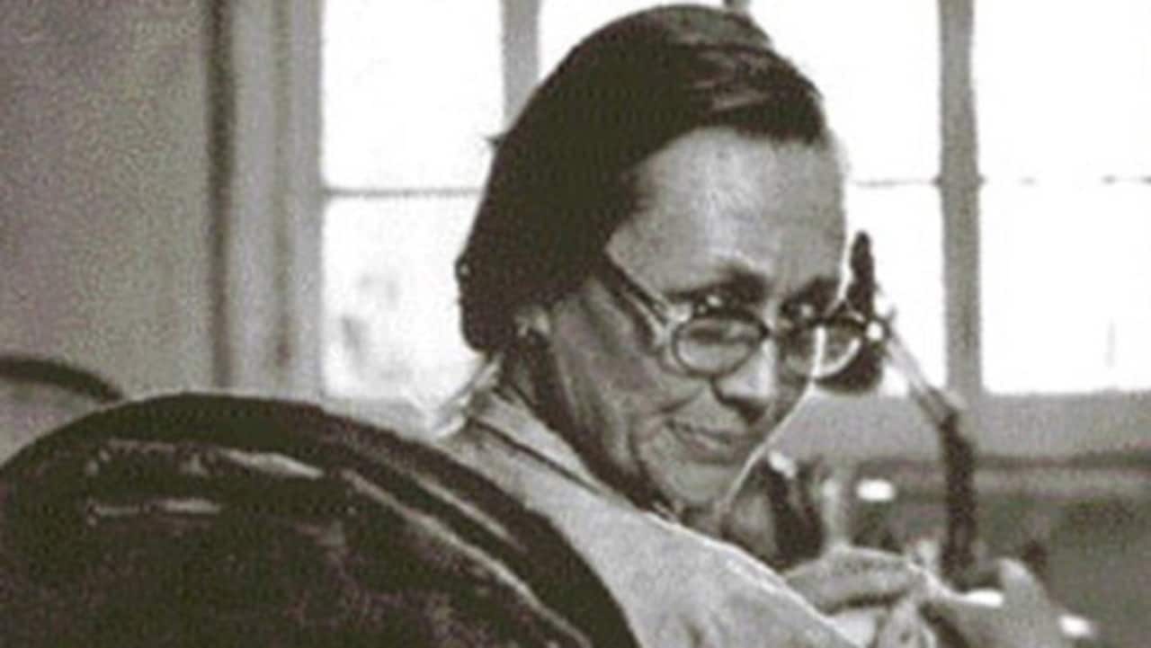 Jennifer Kendal played Violet Stoneham, a lonely and ageing schoolteacher, in 36 Chowringhee Lane. (Photo via Twitter/Mubi)