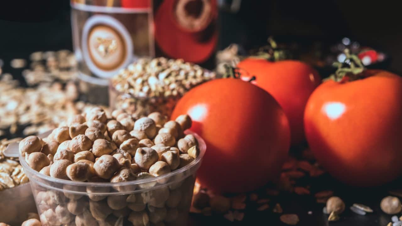 It’s time to shift back to a diet that honours the nutritional integrity of our food and, in turn, honours our bodies. (Photo by Mike via Pexels)