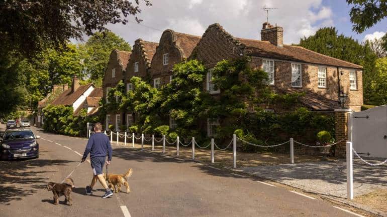 Stagnant Britain should stop pretending it is a rich country - Vimarsana News