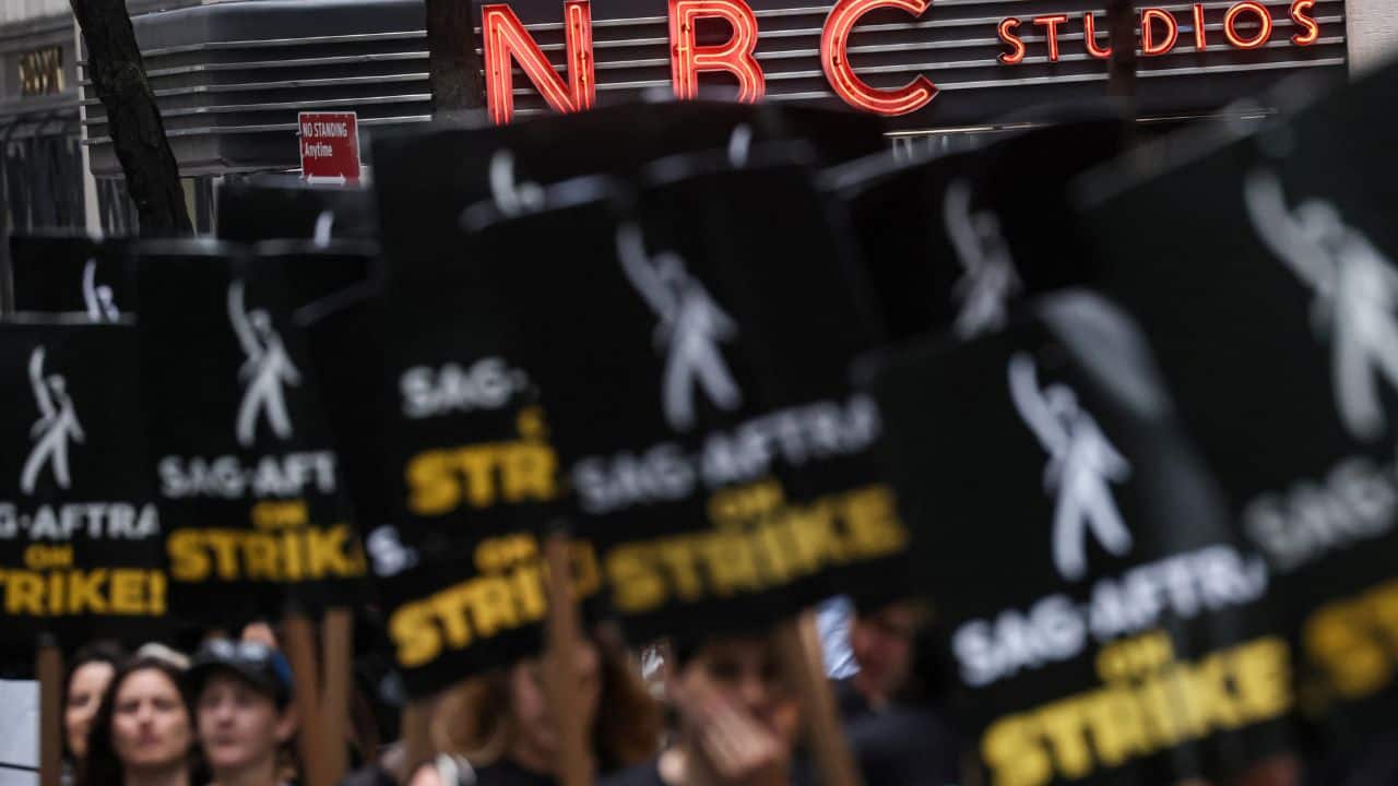 The unions claimed that NBCUniversal violated their right to protest and put their members at risk by obstructing a public sidewalk near the company's studio lot in California with an ongoing construction project. (Image: Reuters)