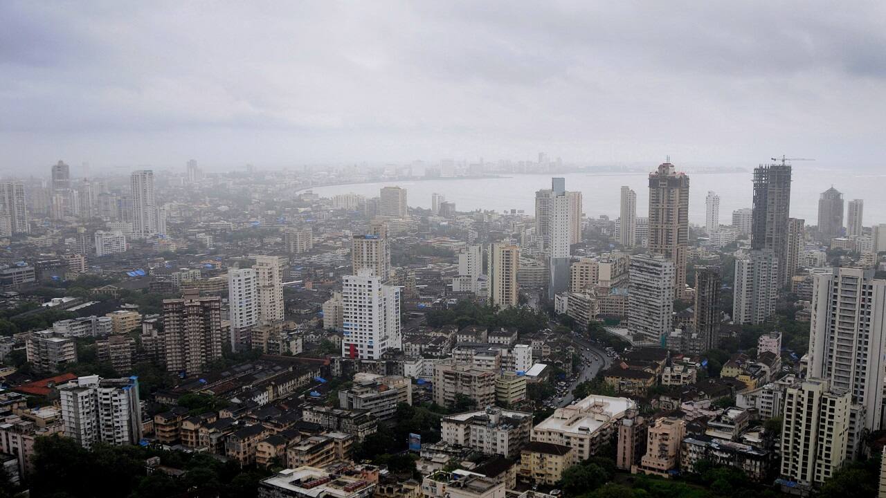 UBS seeks to hire several private bankers to serve India’s rich