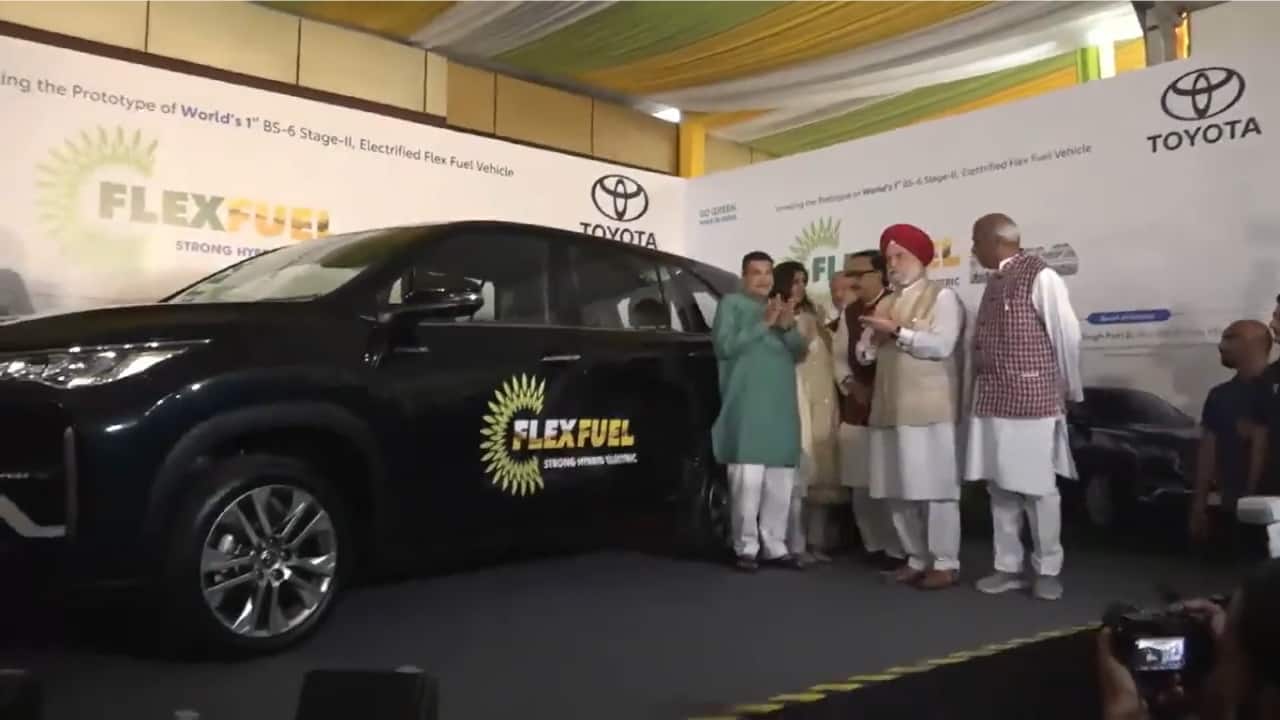 In Pics Nitin Gadkari unveils the world's first prototype of 100