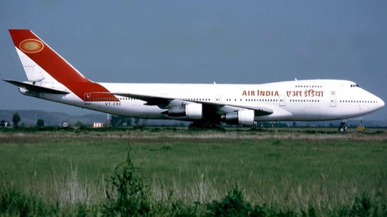 Air India in its Old Livery | Photo ID: IMG_7635 www.illumin… | Flickr
