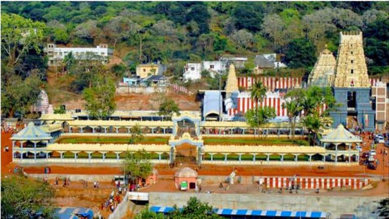 Andhra temple receives cheque for Rs 100 crore. Devotee's bank balance was Rs 17 - Vimarsana News