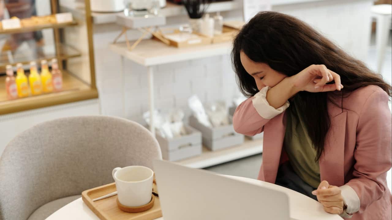 Cure for common cold, dry eyes, flu, bronchitis and more: Save yourself from these 7 winter illnesses Cure for common cold, dry eyes, flu, bronchitis and more: Save yourself from these 7 winter illnesses