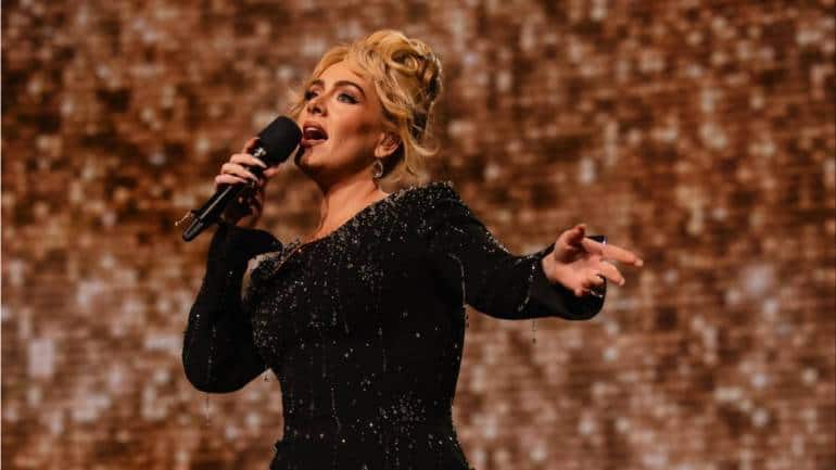 Adele reveals she collapsed backstage before show: 'They picked my body off the floor' - Vimarsana News