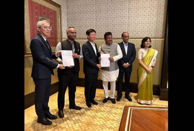Foxconn to invest Rs 5,000 crore in Karnataka for phone enclosure, semiconductor equipment manufacturing units - Vimarsana News