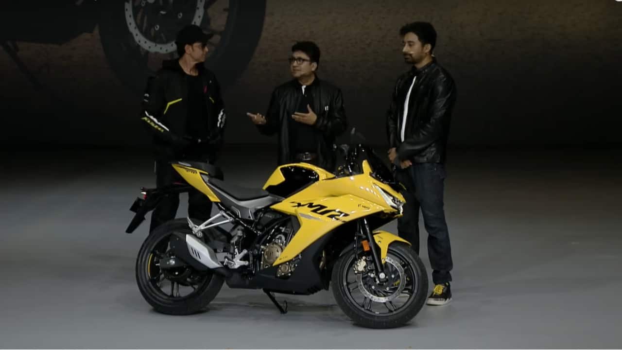 The Hero Karizma XMR will be available at Hero MotoCorp dealerships across the country at an introductory price of Rs 1,72,900 (ex-showroom Delhi). The motorcycle can be booked online starting August 29 with a booking amount of Rs 3,000.