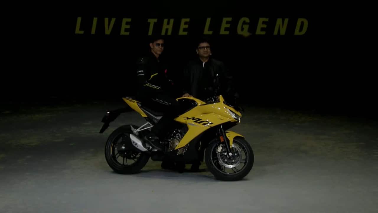 The Karizma XMR is available in three different colour options – iconic yellow, turbo red and matte phantom black.