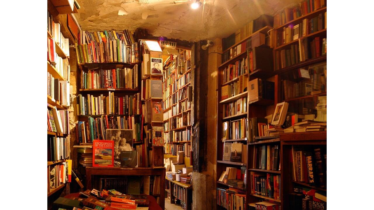 How to choose a novel in a bookshop
