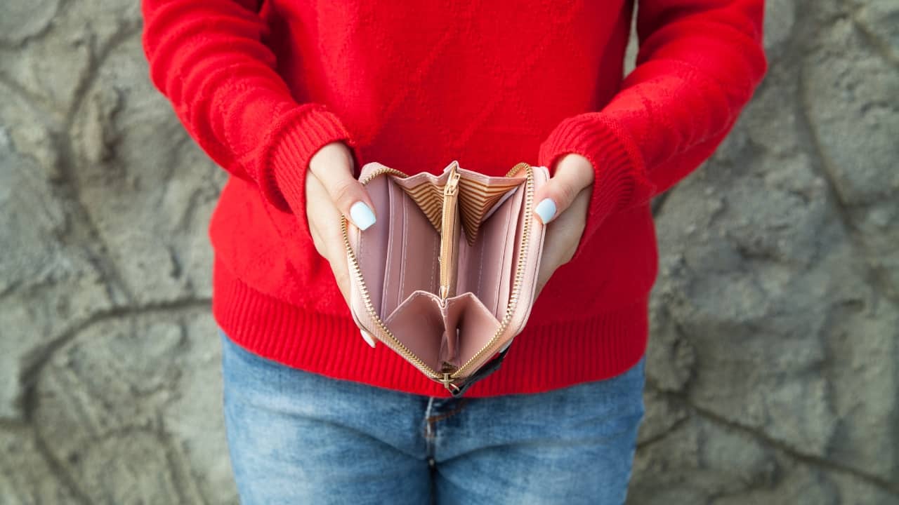 Vastu Tips: भूलकर भी जेब या पर्स में न रखें ये 5 चीजें, पैसे आने हो जाएंगे  बंद