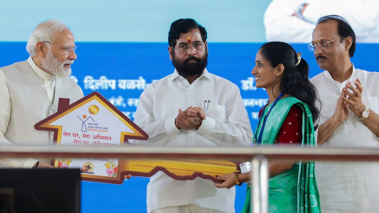  PM Modi dedicated and laid the groundwork for several development projects at the Shivaji Nagar Police Headquarters in Pune. After collecting the Lokmanya Tilak National Award at an event in Maharashtra's Pune, he lay the groundwork for several development initiatives totalling Rs 15,000 crores. (Image: ANI)