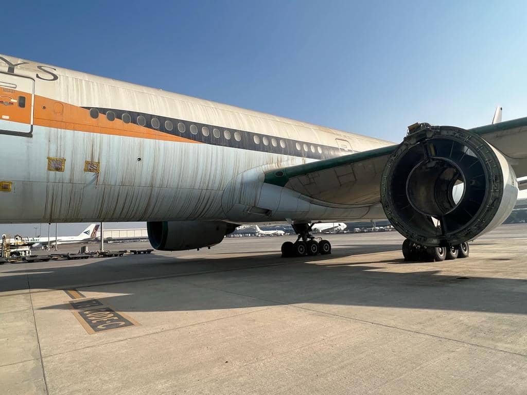 Jet Airways B777-300 aircraft