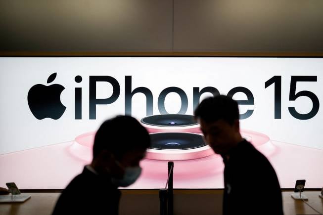 Apple stock downgraded as Barclays warns on cooling iPhone demand - Vimarsana News