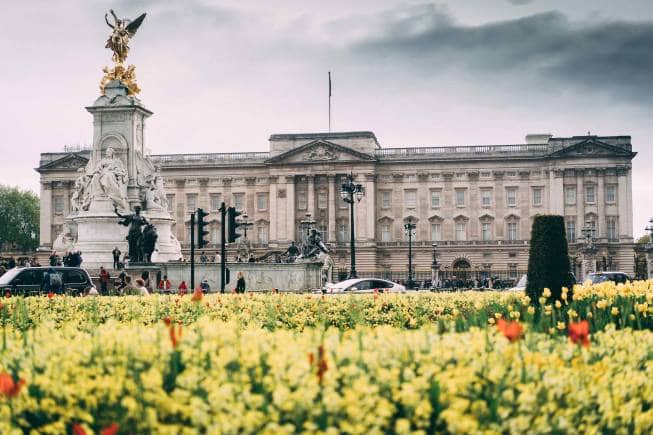 Buckingham Palace, the United Kingdom. (Photo: Ferdinand Stohr via Unsplash)