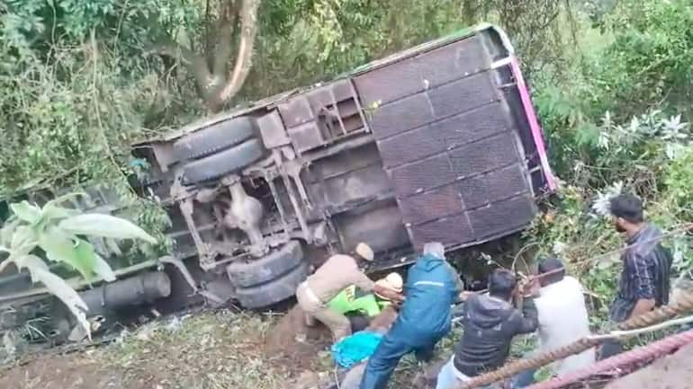 Eight persons killed in Tamil Nadu after bus falls into gorge - Vimarsana News