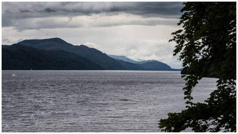 'Most exciting' photos of Loch Ness monster baffles enthusiasts, 200 hunters on search - Vimarsana News