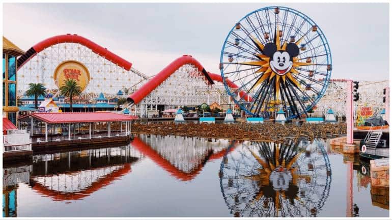 Man slams Disneyland after paying Rs 99,268 for tickets: 'I'm almost embarrassed' - Vimarsana News