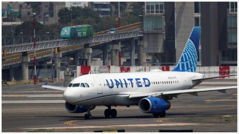 How passengers' double New Year's dream crumbled with 'time machine' flight delay - Vimarsana News