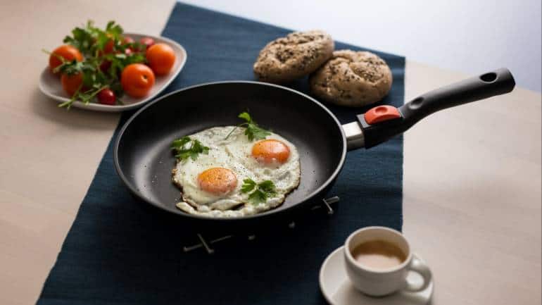 Doctor warns against using these popular cooking pans: 'they can increase cancer risk' - Vimarsana News