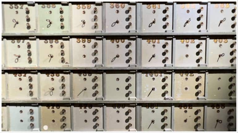 Woman loses Rs 18 lakh kept in bank locker after termite attack - Vimarsana News