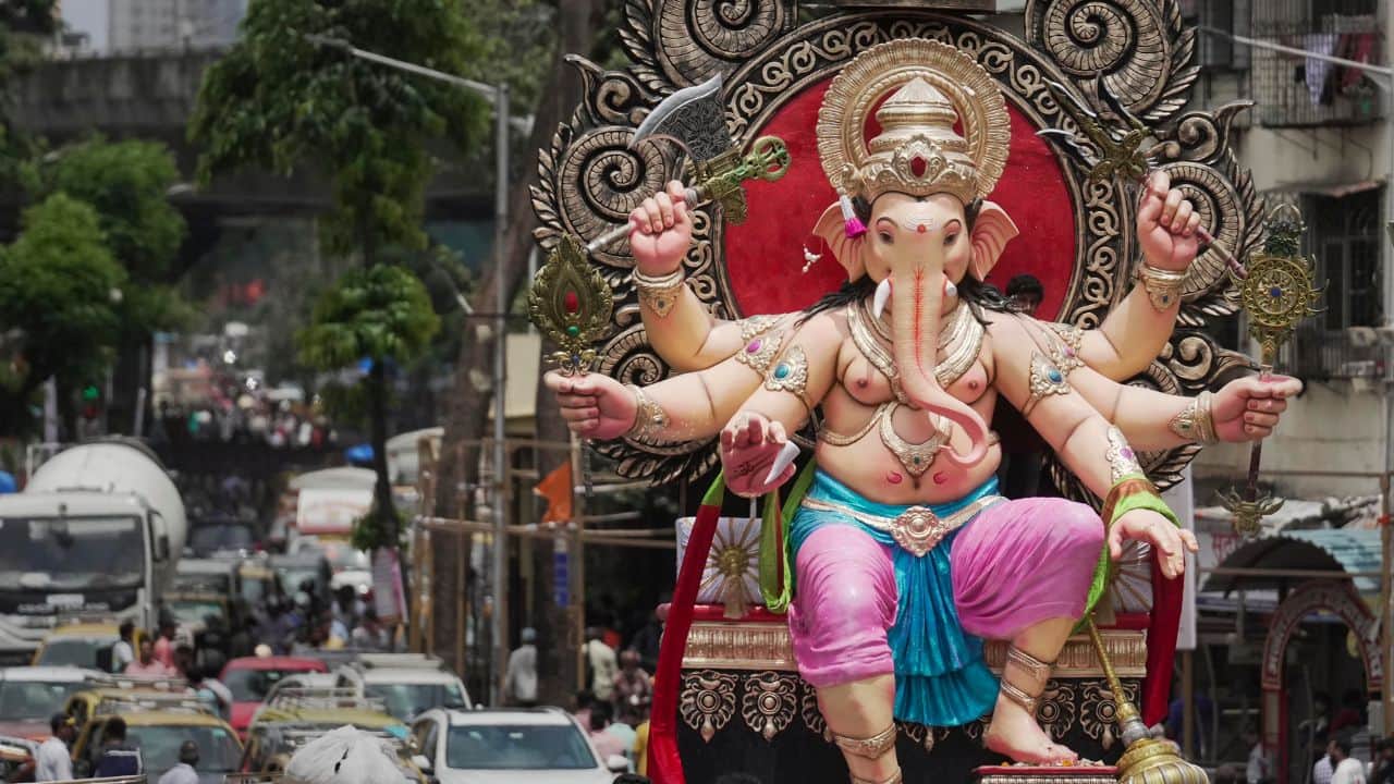 Ganesh Chaturthi: Why can't you play music on these Mumbai bridges?