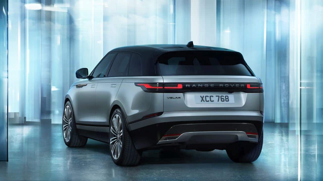 Aside from this, the Velar also gets a number of camera technologies. The 3D Surround camera for example gives you a 360-degree view of you surrounding. The ClearSight Ground View on the other hand uses a camera mounted to the front to display what’s under the car. (Image: Range Rover)