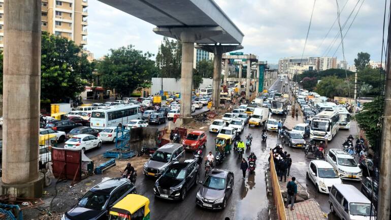 Not just ordering pizzas, I download real estate listing apps stuck in traffic, says this Bengalurean - Vimarsana News